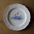 米レリーフ 青絵皿 φ24cm