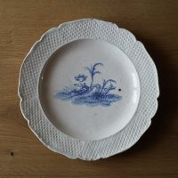 米レリーフ 青絵皿 φ24cm