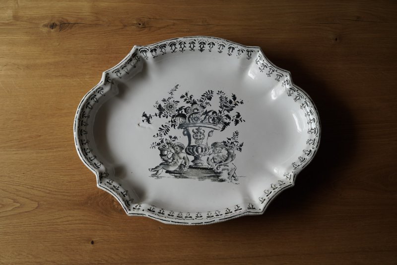 画像1: Moustiers? X印 グリザイユ絵付楕円皿 42.2cm