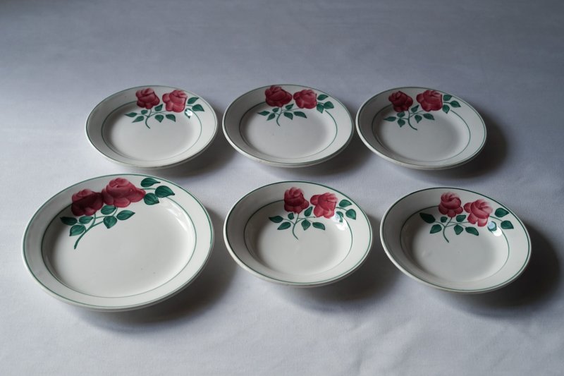 画像1: H.B.C.M. 薔薇 ディネットプレート6点  φ11cm