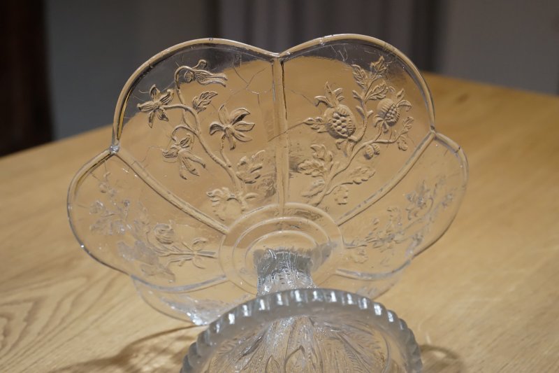 画像1: 植物レリーフ ガラスコンポティエ h12.8cm