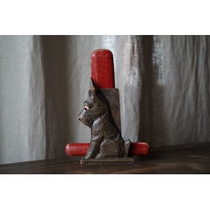 画像: 木彫りの犬 ブラシホルダー
