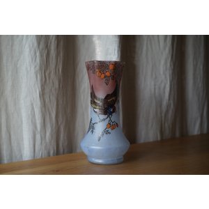 画像:  Legras 鳥と木の実 ガラス花瓶 h26.8cm
