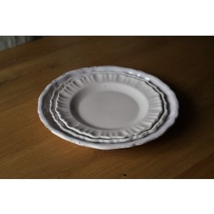 画像: Moustiers? 白釉 シェルリム デザート皿 φ22cm