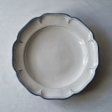 画像: Moustiers X 青線花リム八角皿 花の形の白釉皿 φ24cm