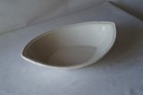 画像: Moustiers 白釉 舟形ボウル 36cm