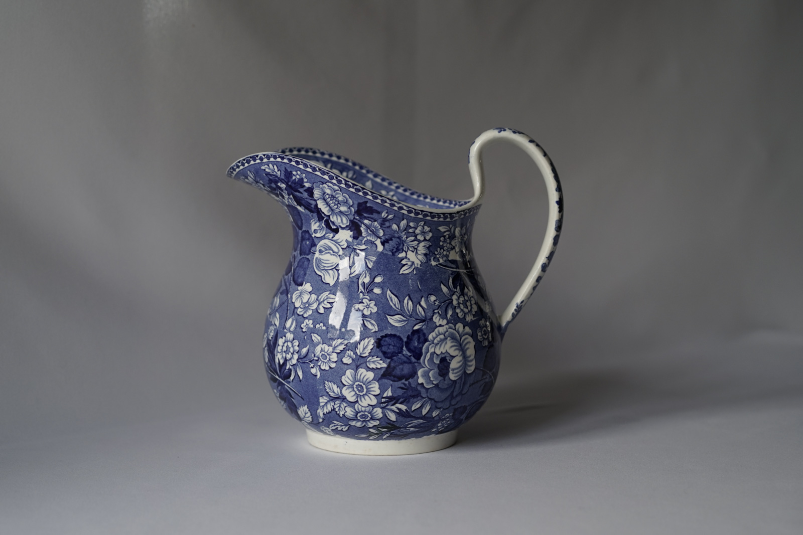 画像1: Wedgwood キャラコ ピシェ h17cm