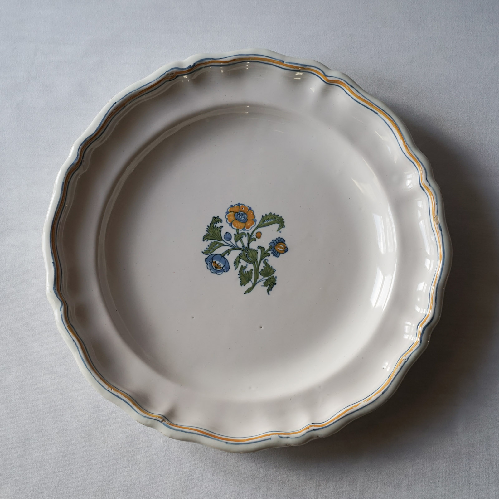 画像1: Moustiers X 花絵中皿 φ28.2cm